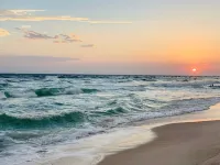 Snowbirds 20% Off 7+Nights! One Step Entry~Walk 2 the Beach~King Beds~Dogs~Quiet Hotels in Lower Grand Lagoon