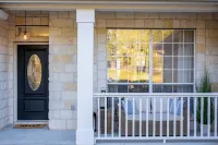 NEW Austin Hill Country -Modern, comfortable, private home - pool, fire pit, 4bd