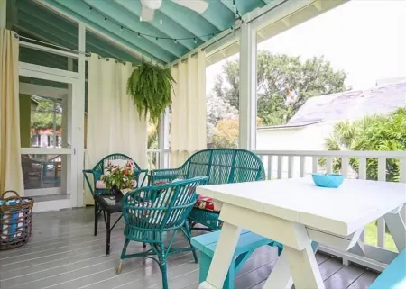 Cottage on the Green B Just Steps to the Beach