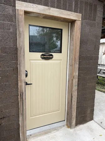 Swiss Alp Texas Cabin Отели рядом с достопримечательностью «Tower 3»