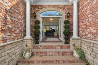 Luxury Lake Home with Million Dollar Views! 하딘 호텔