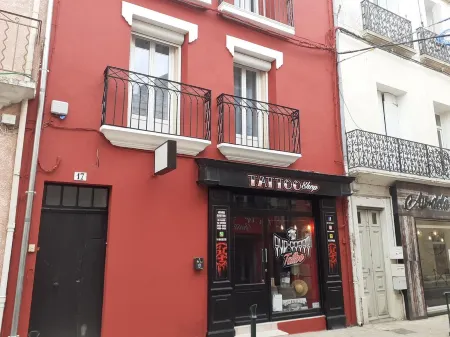 In the heart of Meze, apartment 2 BEDROOMS, AIR CONDITIONED, sleeps 4.