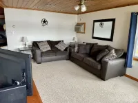 Discover Your Retreat - 3-Bedroom Cottage in Winthrop - WiFi