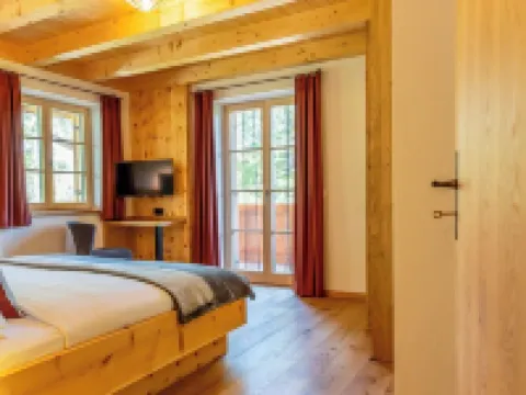 "Graf Chiemo Suites" luyury living direkt am Chiemsee mit privatem Seezugang! Hotels in Chieming