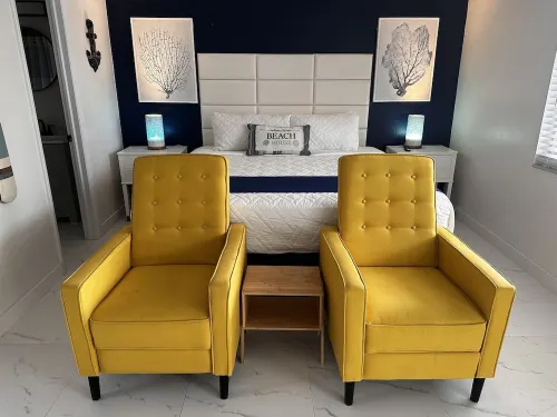 Sapphire by the Sea Unit 3 - King Bed, kitchen, pool view, Sleeps 2