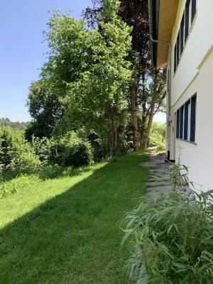 Moderne Wohnung im Grünen mit Privatem Garten Hotels in Donaueschingen