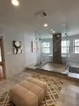 Spacious 6-bedroom house on Lake LB J
