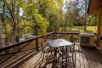 Secluded cabin on Pine River