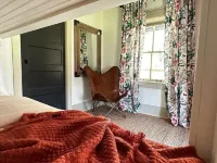 Modern vintage/fully stocked/artsy cottage