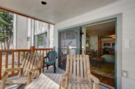 TRUE SKI IN / SKI OUT, POOL, HOT TUB, GYM, TENNIS COURTS, CLOSE TO DOWNTOWN