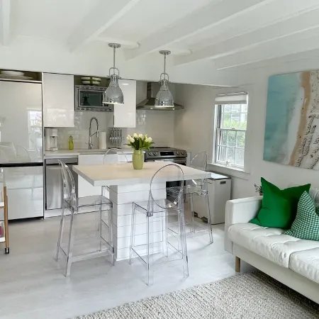Newly renovated house in Brandt Point, right near town and Children's Beach