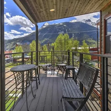 Modern Downtown Loft in Heart of Silverton