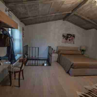 Rhythms and atmospheres of the past, the comforts of the present a stone's throw from the city Rooms