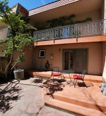 NEW* Sammy's Place! Clean, Comfy, Stylish & Peaceful - Entire East End Townhouse