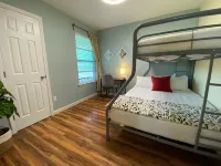 New Charming Private Oasis near Community Pool and Park in NW Austin