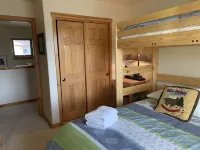 Perfect Location! - EV charger, downtown, shuttle, + private hot tub & garage! - Balkoner