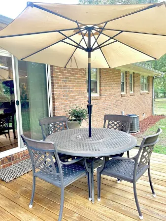 McCullough Park Charming 3-bedroom  in fantastic Stockbridge