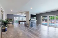 Picturesque Laurel Canyon Home w/Heated Pool/Spa