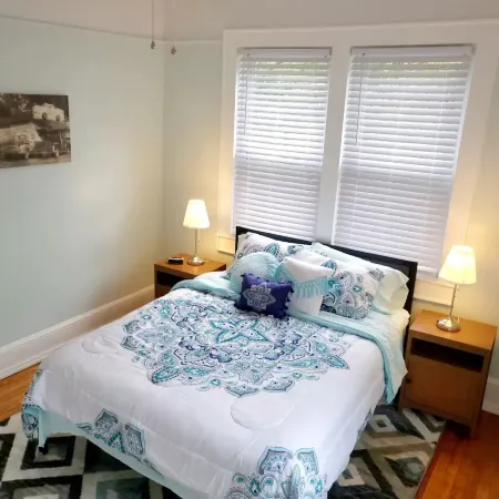 Charismatic 4-bedroom home on the New River