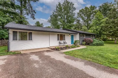 Walkable, near IU, family friendly, newly updated house in the heart of B Town!