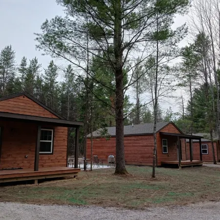 Cabin # 4 at Northern Comfort HANDICAP FRIENDLY UNIT