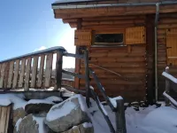 authentic Scandinavian log cabin Hoteles en Le Dévoluy
