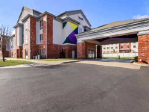 Spark by Hilton Catoosa Tulsa Hotels in Tulsa