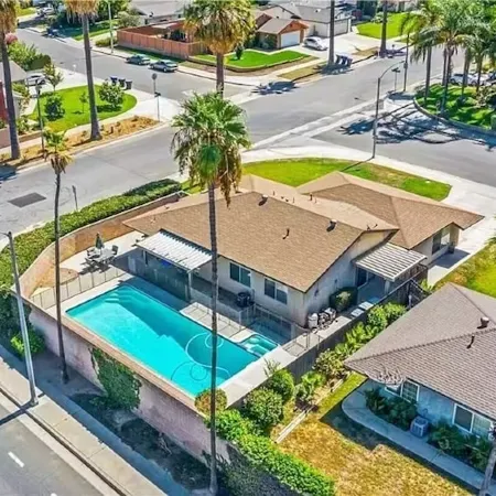Shalimar Retreat, Large Pool, Hot Tub, Game Room, Backyard, 5 Bdrooms, BBQ Grill