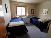 Beautiful Mountain views, 5 ski areas, Nat'l forest hiking, biking, lakes. - balcony