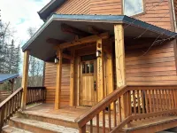 Upscale 3-bedroom lakefront house in Talkeetna