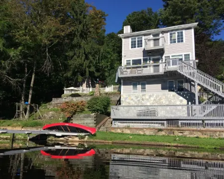 Large Family House On The Lake 西米爾福德酒店
