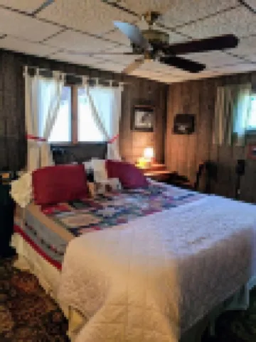 Private hiking trail. Enjoy the ADK splendor. Pet Friendly. Ranch Home. WiFi