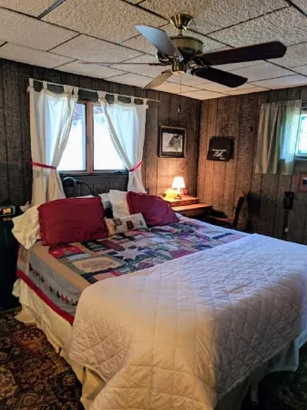 Private hiking trail. Enjoy the ADK splendor. Pet Friendly. Ranch Home. WiFi