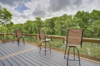 Riverfront- Lower Unit | Dock | Smart TV | Wi-Fi