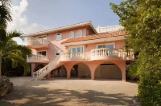 “RENOVATED Gorgeous House with ocean views from balconies, with Hot Tub & Pool”