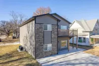 3Br Furnished Near McConnell AFB & Spirit Fast Wi‑Fi & Parking 위치타 호텔