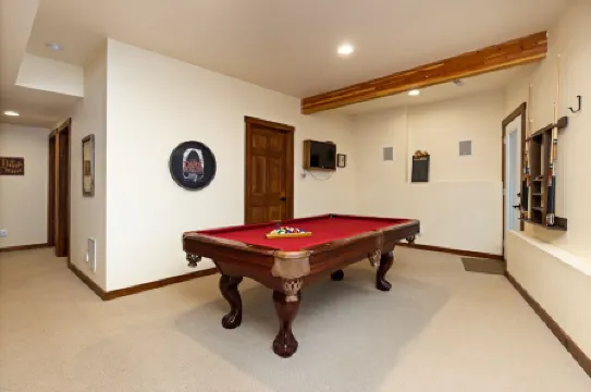 Wintergreen Retreat - bespoke luxury post & beam home on Devils Knob loop