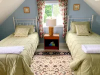 Discover Your Perfect Cape Ann Getaway - A Charming Bayview Retreat