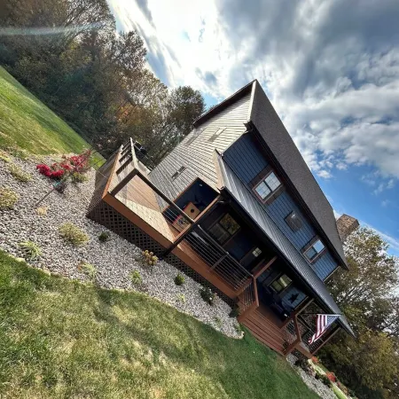 Charming 3-bedroom cabin with AC and WiFi at Barren River Lake in Lucas, KY