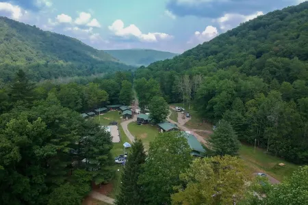 Deluxe Cabin A at Elk Creek Escape