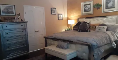 Book Now - Elegant Home w/Pool – Great for Family Stays, Events & Extended Visit