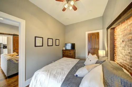 Historic Downtown Hawley Loft