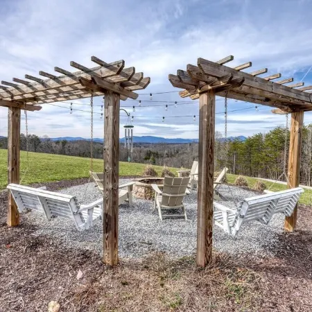 Mountain View Sip & Stay - Near Wineries, Hikes, and Towns!