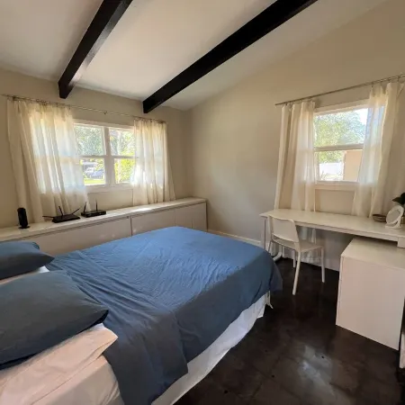 4 bed, 2 bath home conveniently located in NE Gainesville