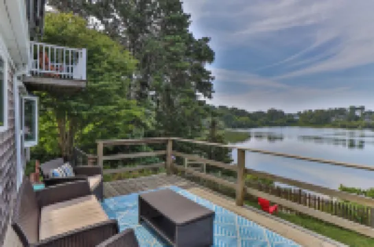 Waterfront + Sleeps 10 + Fenced Yard, Pets, Views