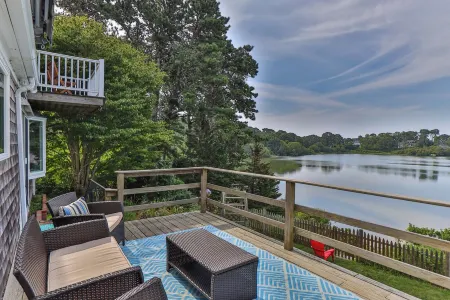 WATERFRONT home close to Downtown Chatham!