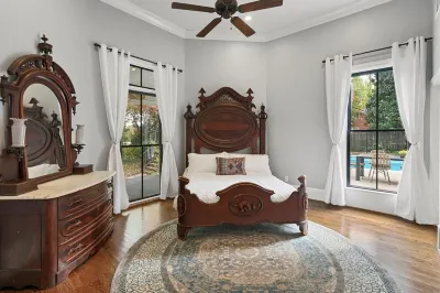 A historical and restful retreat in the heart of Stone Mountain Village Hotels near Mud Pie