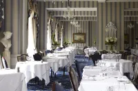 The Royal Hotel - breakfast