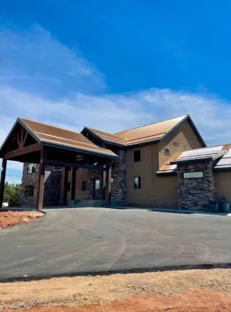 Zion Views- Kolob Cabin + Resort Access