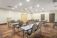 Quality Suites Hickory South Отели в г. Хикори